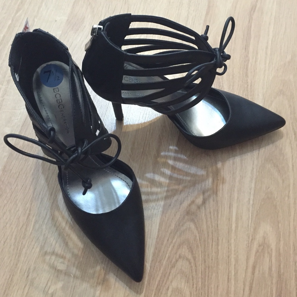NWT BCBG Lace up Pointed Toe Pumps Black